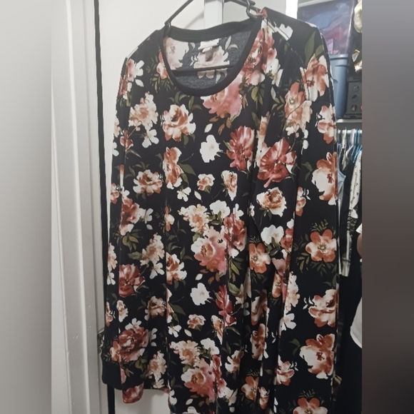 LuLaRoe Tops - XL Long sleeve Lularoe